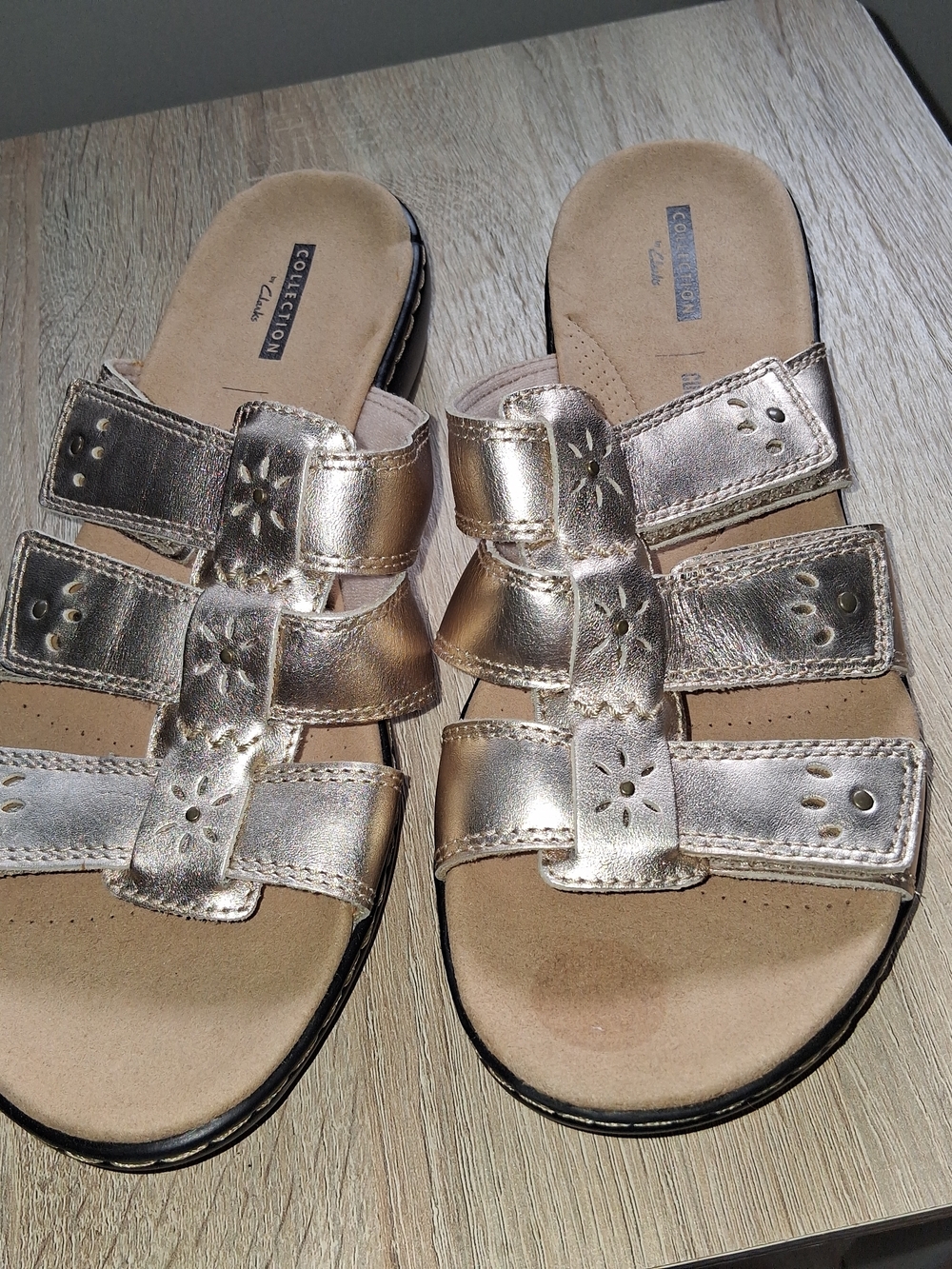 Clarks Collection Comfort Slip-On Sandals in Metallic Rose Gold BNWOT 8.5WIDE